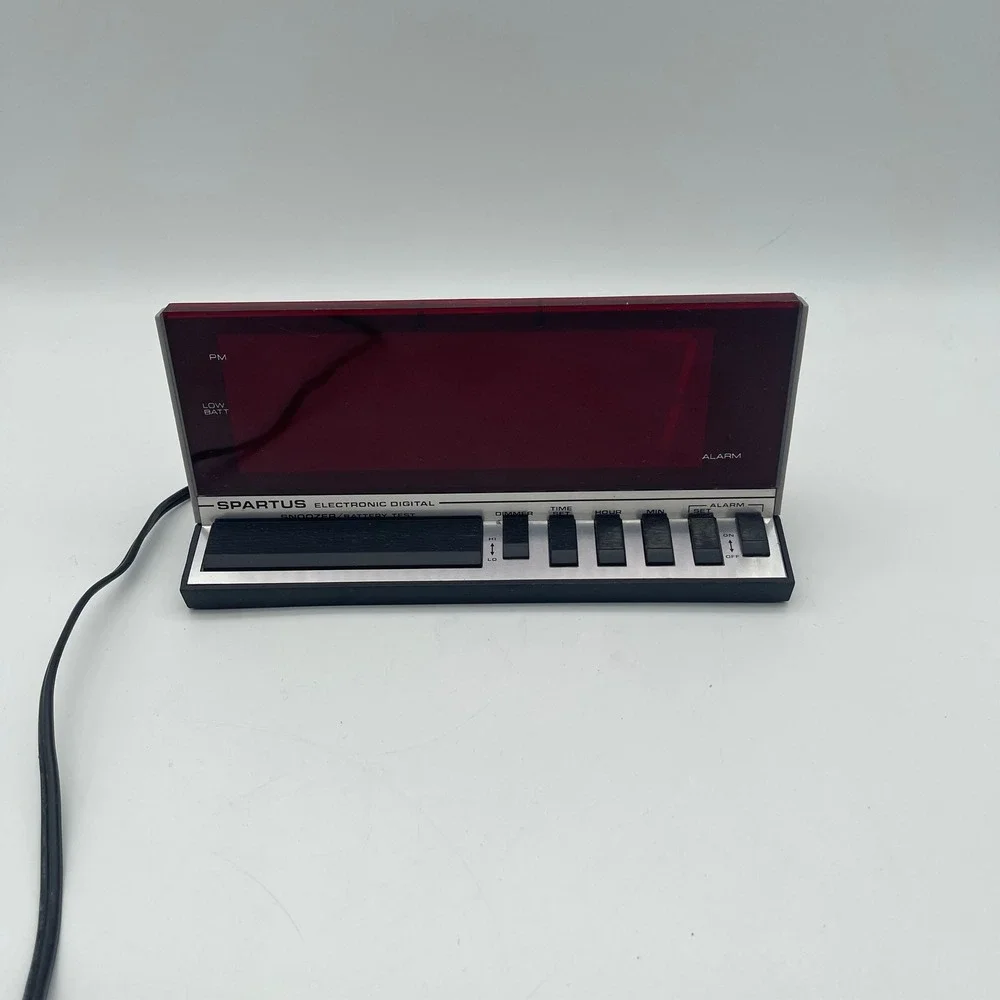 Spartus Electronic Digital Alarm Clock 1150 Retro Red LED Silver Black Vintage
